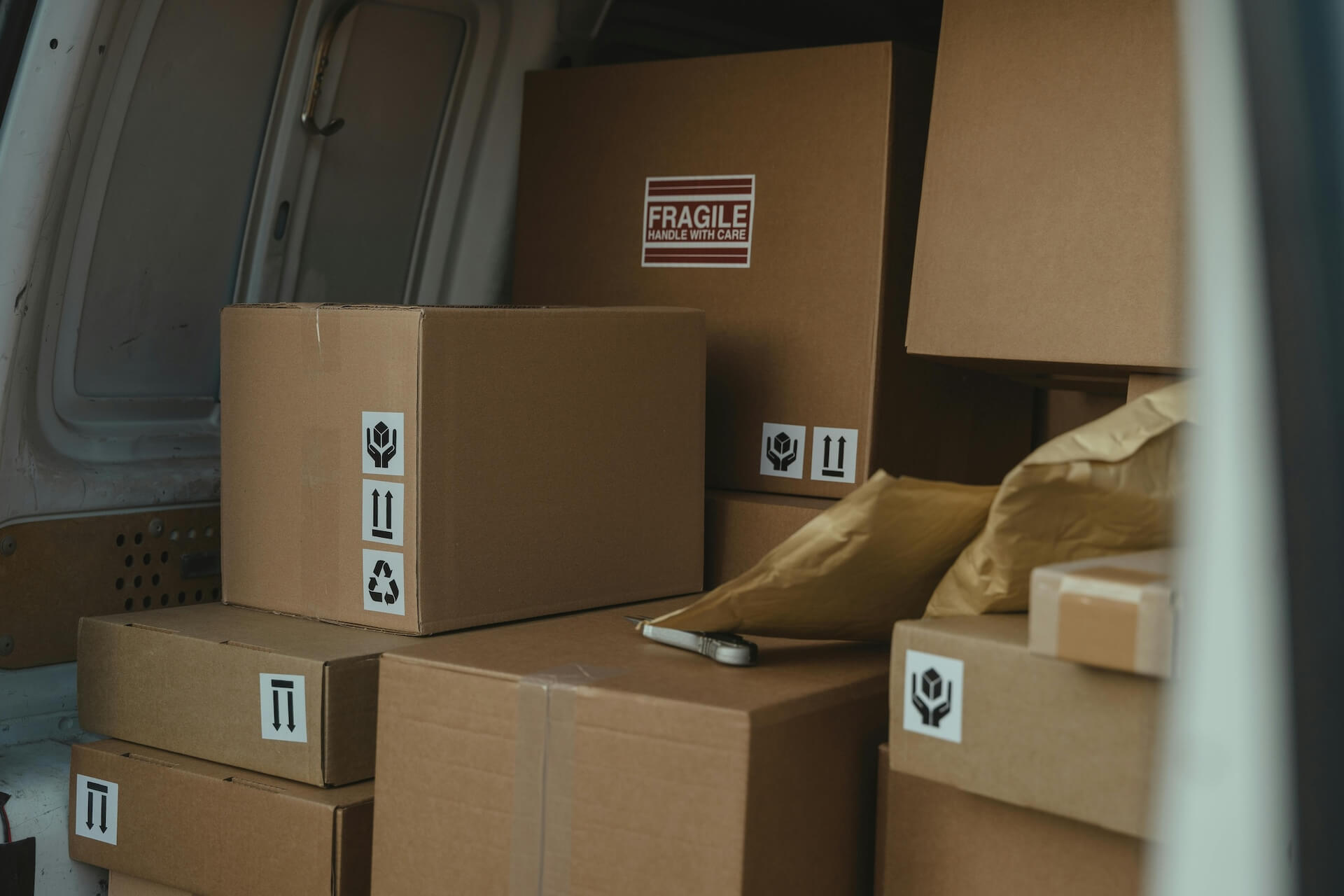 De Minimis Ends for China and Hong Kong: What U.S. Importers Need to Know